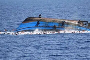ببینید | غرق شدن یک قایق با حدود ۶۰ سرنشین در بندر طرابلس لبنان
