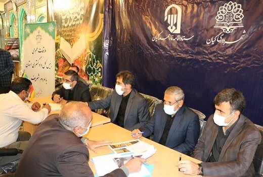 برپایی میز خدمت دادگستری  چهارمحال وبختیاری  در نماز جمعه شهر کیان
