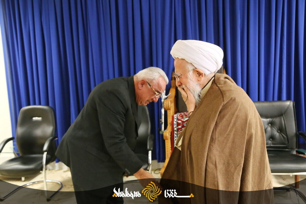 عاشقانه ای به یاد ماندنی در قم | اشک ها و بی تابی های آیتالله جوادی آملی در وداع ابدی با همسرشان + عکس ها