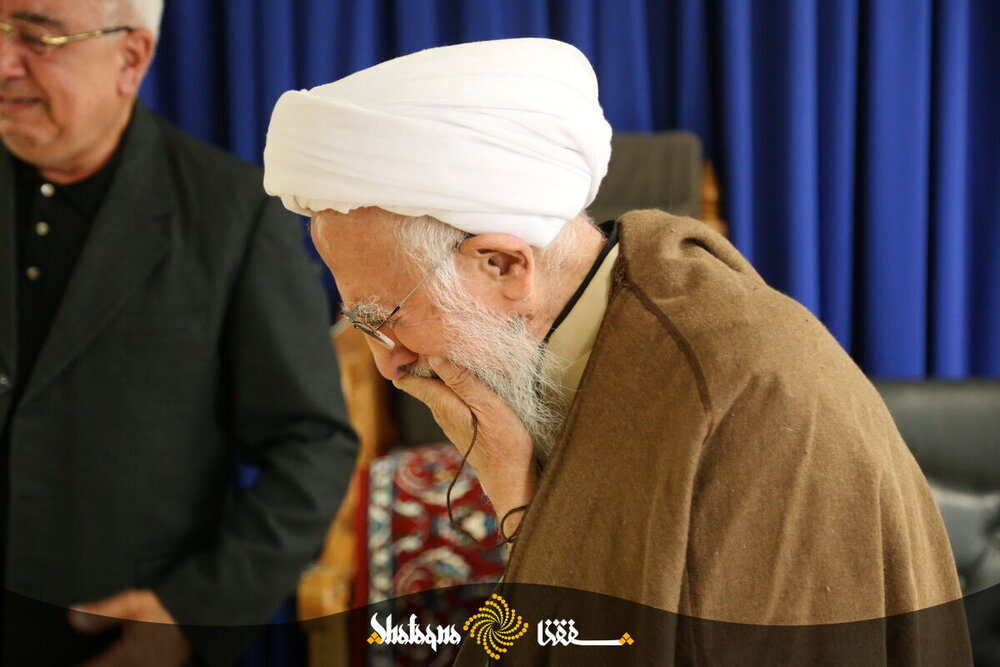 عاشقانه ای به یاد ماندنی در قم | اشک ها و بی تابی های آیتالله جوادی آملی در وداع ابدی با همسرشان + عکس ها