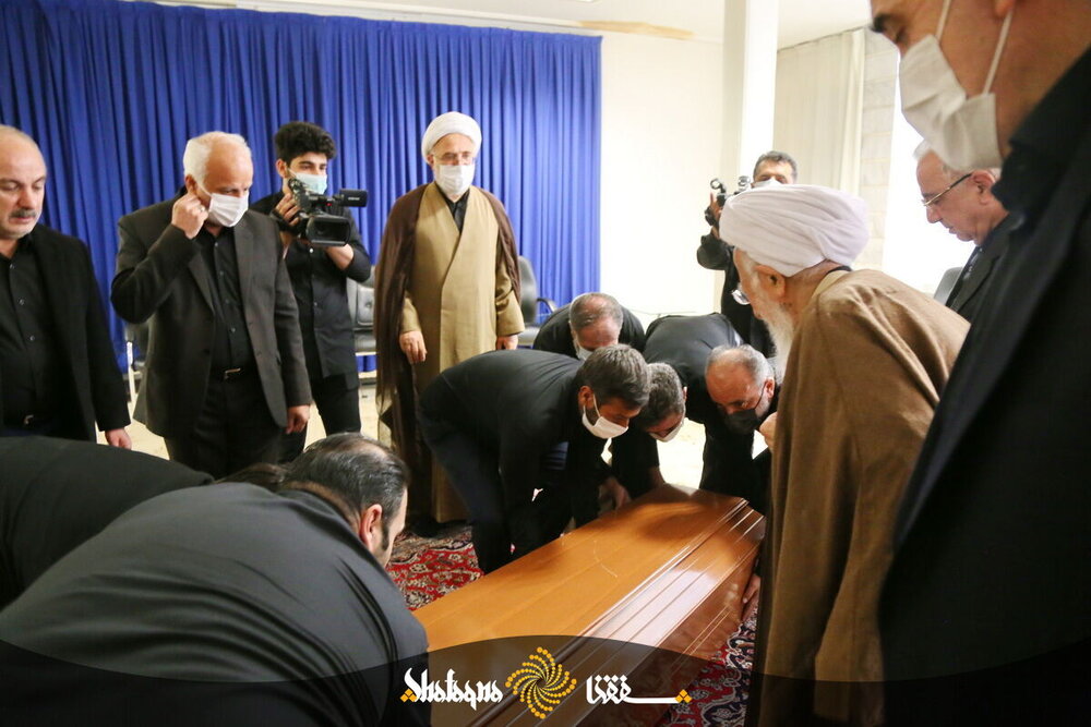 عاشقانه ای به یاد ماندنی در قم | اشک ها و بی تابی های آیتالله جوادی آملی در وداع ابدی با همسرشان + عکس ها