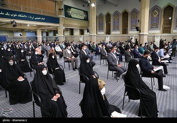 دیدار جمعی از دانشجویان با رهبر معظم انقلاب