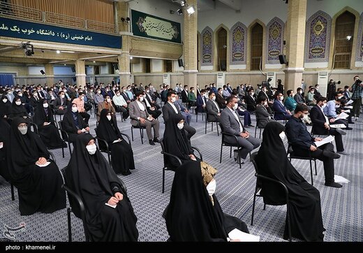 دیدار جمعی از دانشجویان با رهبر معظم انقلاب