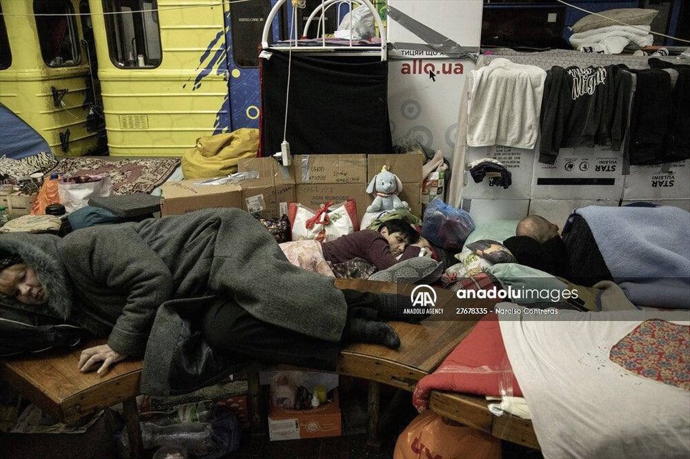 زندگی تلخ شهروندان اوکراینی در ایستگاه های زیرزمینی مترو