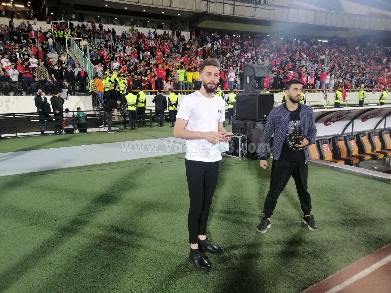 مهاجم پرسپولیس در جشن قهرمانی نساجی/عکس