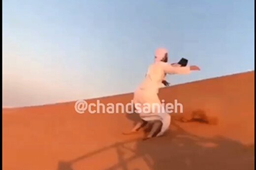 ببینید | پشتک‌های عجیب یک عربستانی روی شنزارهای صحرا
