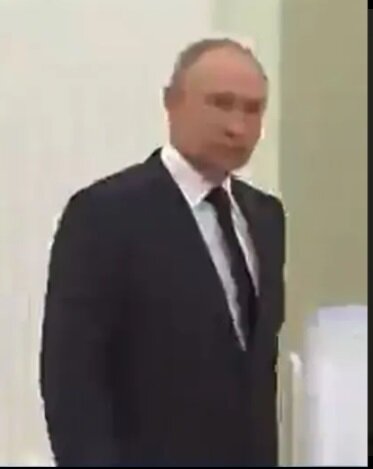 حواشی دیدار گوترش و رئیس‌جمهور روسیه/ میز دراز جنجالی، اخم کردن و لنگ زدن پوتین!