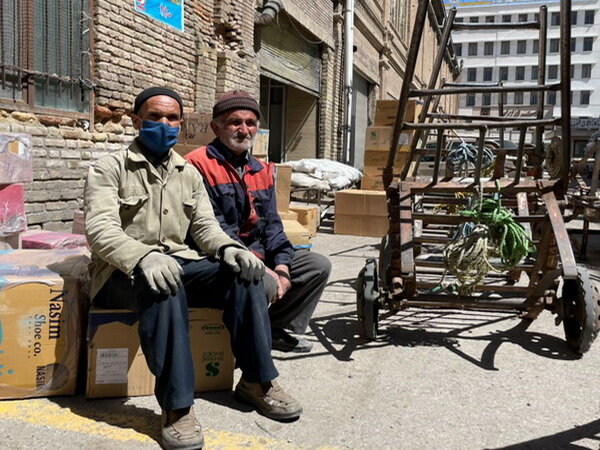 یالله یالله؛ نوای آشنای بازار تبریز/ هزینه های زندگی بر دوش باربران سنگینی می کند