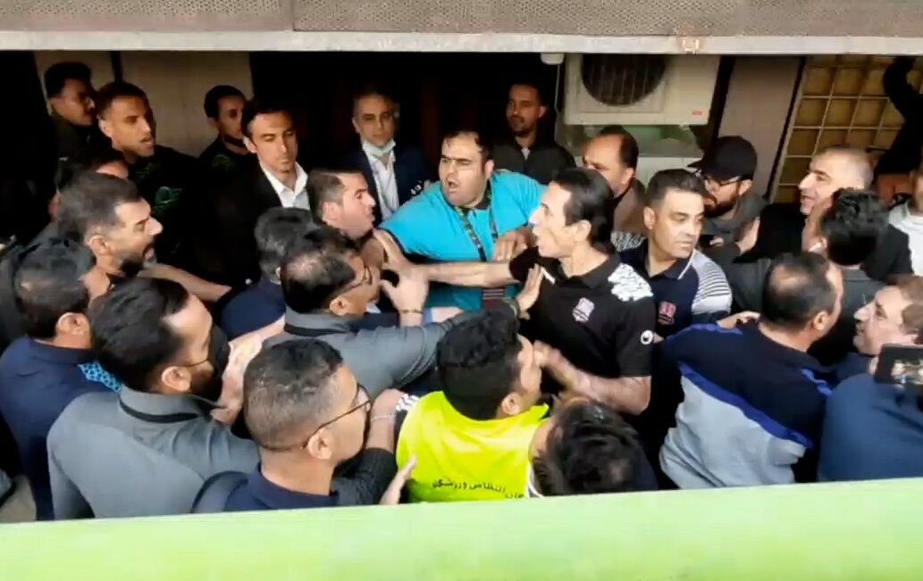 پشت پرده ماجرای قفل شدن درِ رختکن در فینال جام حذفی/عکس