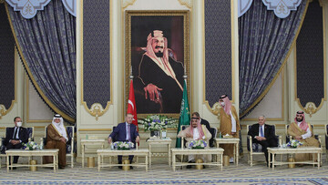 دیدار اردوغان با پادشاه و ولیعهد سعودی در جده
 دیدار اردوغان با پادشاه و ولیعهد سعودی در جده