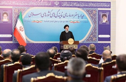 Iran president warns of aftermath of ties with Zionists 