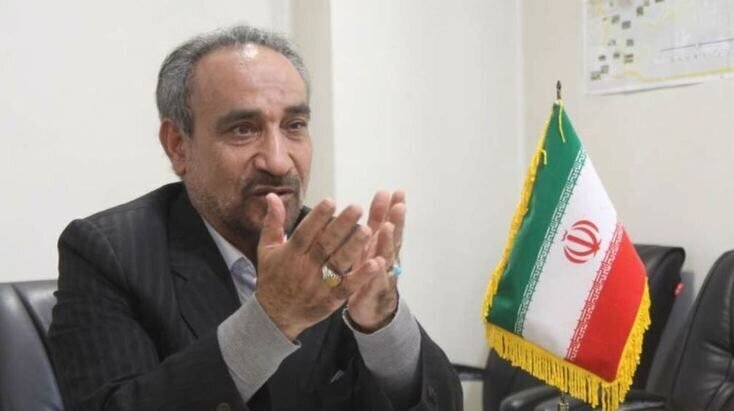 خباز: رئیسی فکر نمی‌کرد روزی مردم آرزوی دولت روحانی را ‌کنند / اطرافیان رئیسی، واقعیت‌ها را از او پنهان می‌کنند