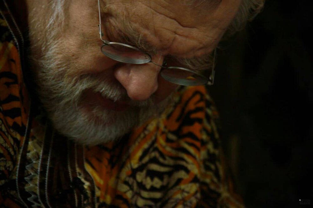 نادر بود؛ دلنوشتهای از همسایه نادر طالبزاده