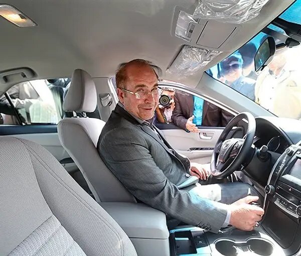 کنایه قالیباف به قیمت پراید | با ۵ هزار دلار میتوان خودرو با کیفیت بسیار عالی وارد کرد