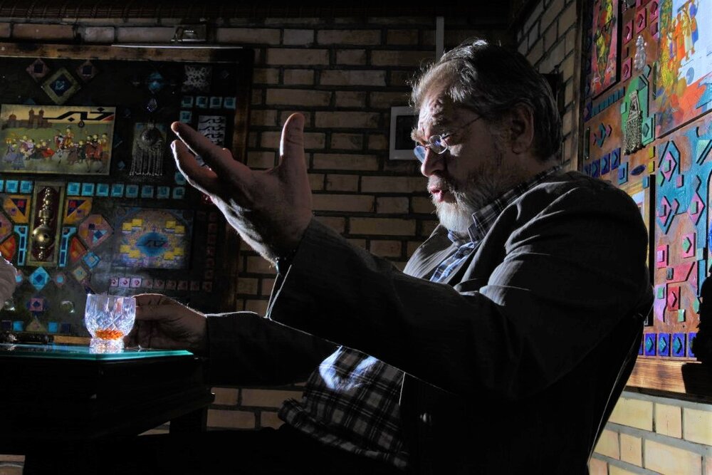 بازنشر یک گفتوگو با نادر طالبزاده/ تلویزیون چارهای ندارد؛ باید فرهنگ نقد را بپذیرد