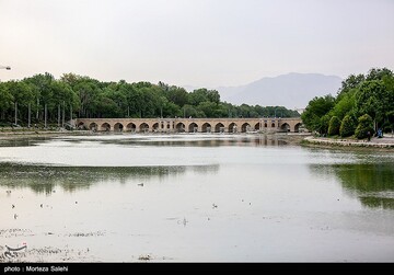 زاینده رود نیمه جان