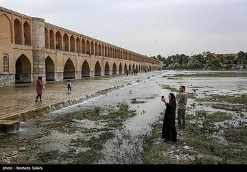 زاینده رود نیمه جان