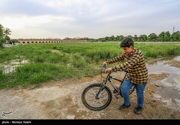 زاینده رود نیمه جان