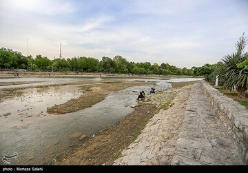 زاینده رود نیمه جان