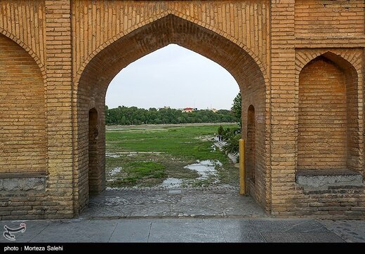 زاینده رود نیمه جان