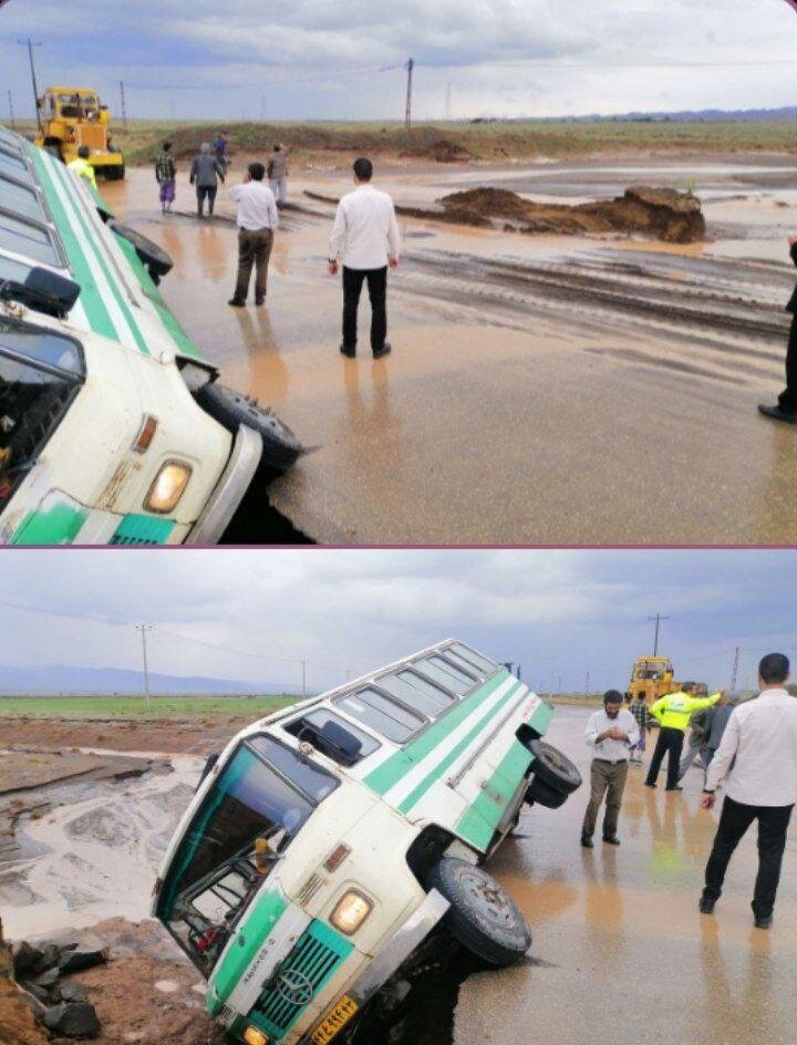 سیل مینیبوس روستای قلعه یزدان را واژگون کرد/ عکس