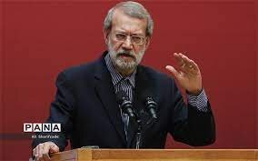 انتقاد علی لاریجانی از «مغالطههای اخیر» درباره انقلاب