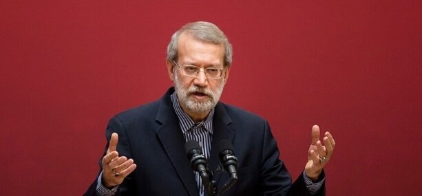 انتقاد علی لاریجانی از «مغالطه‌های اخیر» درباره انقلاب