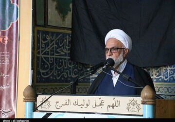هشدار خطیب نماز جمعه سمنان : گرانی‌ها مردم را در شرایطی سخت قرار داده / دولت باید با مردم سخن بگوید