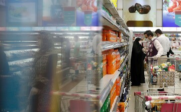 لطفا ، بیخ گوش تان را هم ببینید | گزارش صدا و سیما از خالی شدن قفسه های ماکارونی و روغن در فروشگاه های پاریس