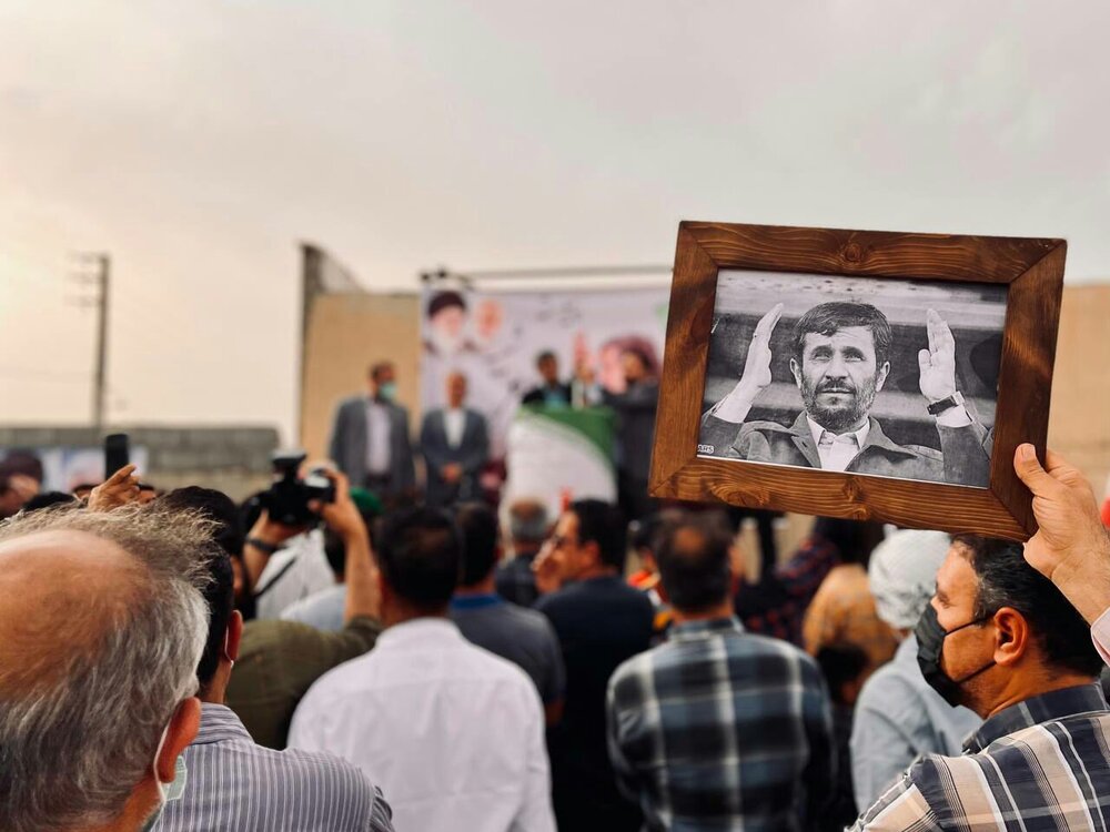 5693139 - رئیس دولت بهار ، این بار به روستا رفت | نقد تند احمدی نژاد به حذف ارز ترجیحی در دولت رئیسی + عکس ها