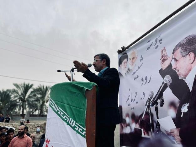 هشدار احمدی نژاد به مسئولان : سیلی که راه افتاده ، حاصل عملکرد خودتان است / با اطلاع می گویم آمریکا و روسیه می خواهند روی ایران معامله کنند + عکس