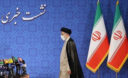 انتقاد نماینده مجلس از اقدام «حطرناک» تیم رسانه ای دولت در استفاده از «برخورد دفعی» به جای «اقناع مردم»  انتقاد نماینده مجلس از اقدام «حطرناک» تیم رسانه ای دولت در استفاده از «برخورد دفعی» به جای «اقناع مردم»