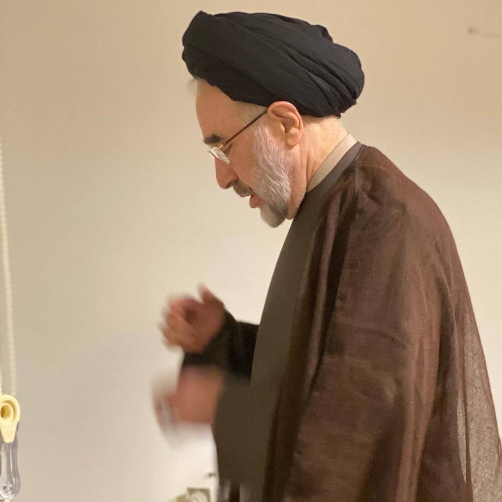5694127 - گزارش ابطحی از اولین جلسه مجمع روحانیون پس از دو سال/ حضور موسوی خوئینی ها و خاتمی / امان از مشهد .. + عکس ها