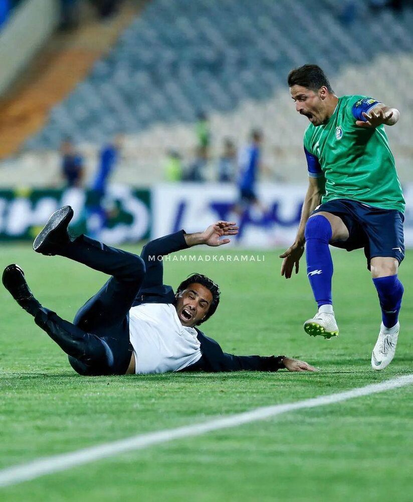 جشن دونفره فرهاد و وریا با تکل سرمربی مقابل کاپیتان!/عکس