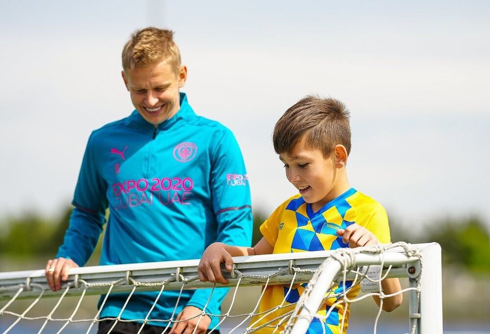 اقدام زیبای ستاره اوکراینی برای کودک پناهجو/عکس