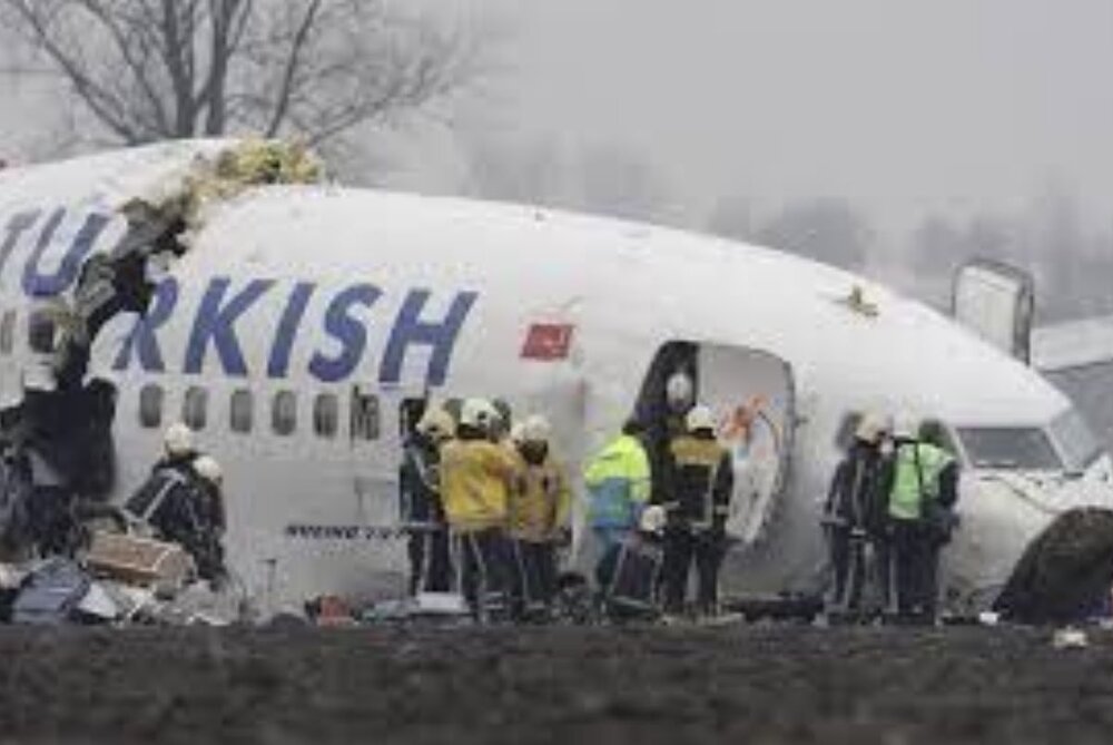 عکس| اولین تصویر از سانحه هوایی برای هواپیمای ترکیه در فرودگاه بنگورین