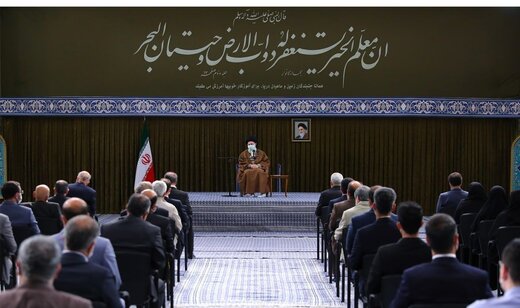 Leader: Iranian-Islamic identity must be institutionalized