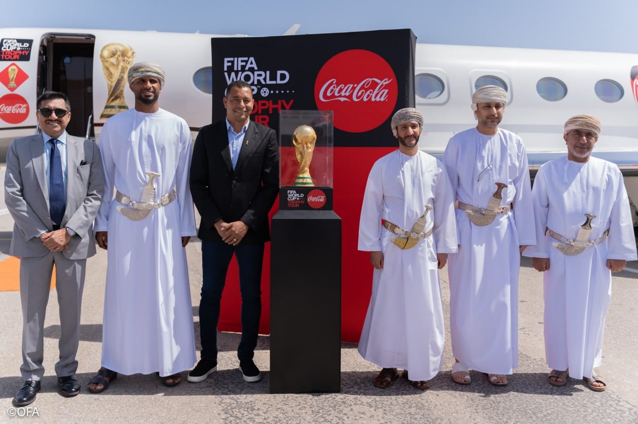 5695520 - رونمایی از کاپ جام‌ جهانی در عمان/ عکس