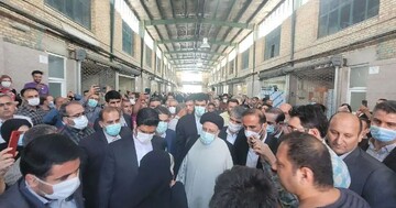 حضور رئیسی در میدان بهمن تهران و گفت‌وگو با مردم