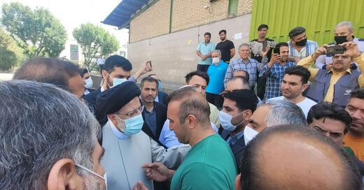حضور رئیسی در میدان بهمن تهران و گفت‌وگو با مردم