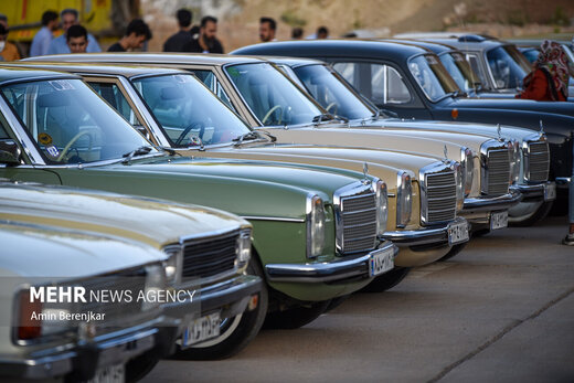 همایش خودروهای کلاسیک در شیراز