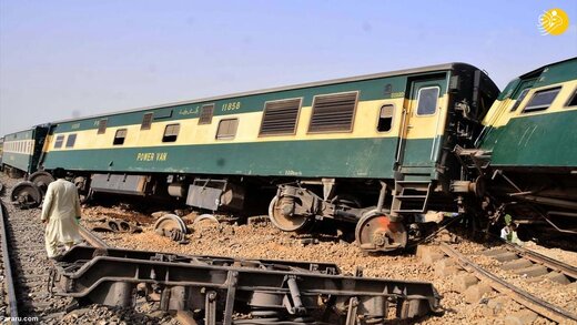یک قطار مسافربری در پاکستان از ریل خارج شد