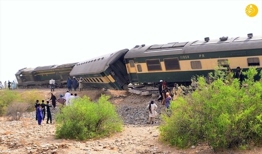 یک قطار مسافربری در پاکستان از ریل خارج شد