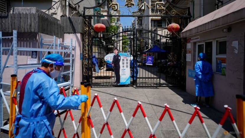 کنترل کرونا در چین؛ از حصارکشی جلوی مجتمع‌ها تا زنگ‌های هشدار در خانه مبتلایان
