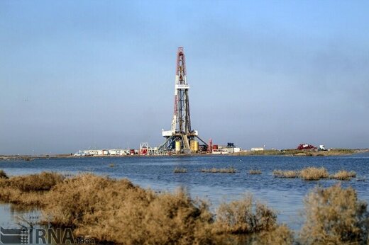 مجموعة شركات ايرانية تستثمر 7.5 مليار دولار لتطوير حقل آزادكان النفطي