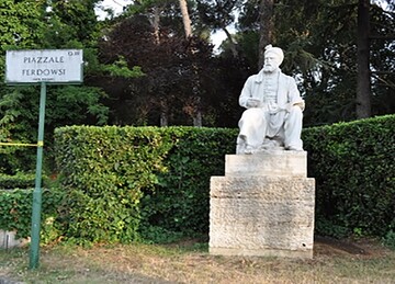 ایتالیاییها، تندیس فردوسی را پاکسازی کردند ایتالیاییها، تندیس فردوسی را پاکسازی کردند