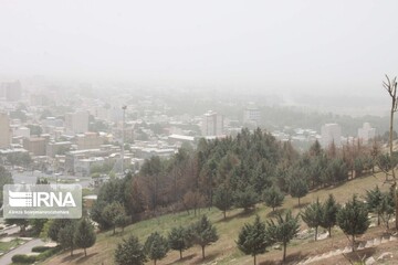 پدیده گرد و غبار و ریزگردها در آسمان بروجرد