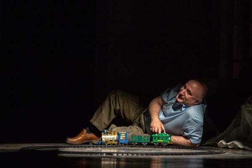 حسن معجونی «باغ» را به صحنه میبرد