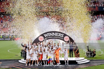 جشن قهرمانی آلمانی‌ها در لیگ اروپا/عکس