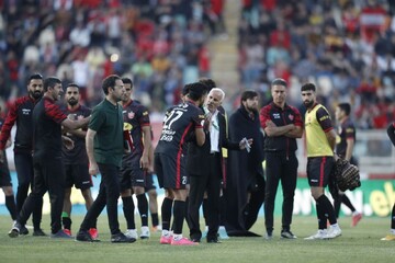 تمجید پرسپولیسی‌ها از حرکت ارزشمند مربی تراکتور؛ کاش مثل او بودید/عکس